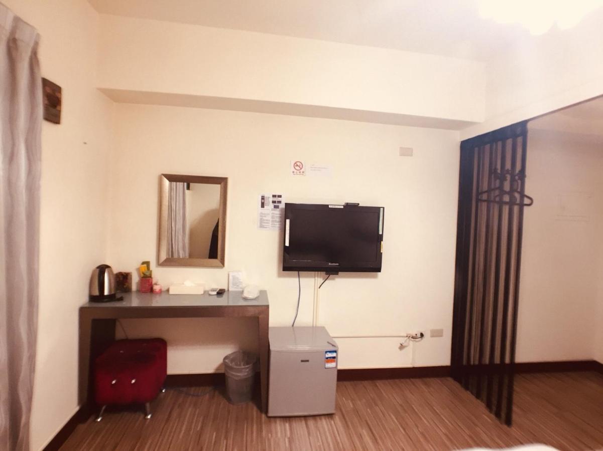 Love Feng Jia Apartment Hotel Tajcshung Kültér fotó